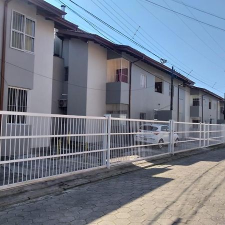 Apartamento Ubatuba - Praia Grande - 250M Da Praia Exteriér fotografie